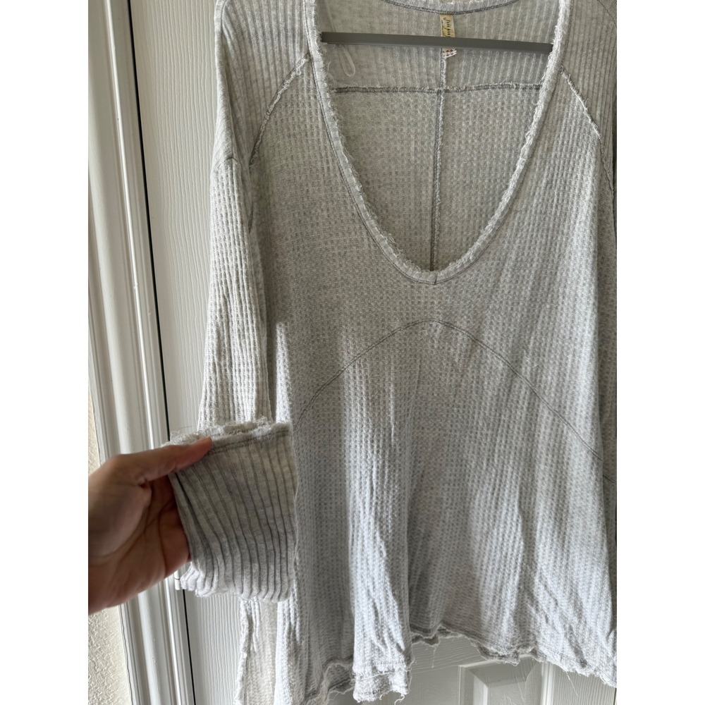 Free People Oversized Waffle Thermal Top L Gray Raw Hem Slouchy We The Free - Picture 2 of 7